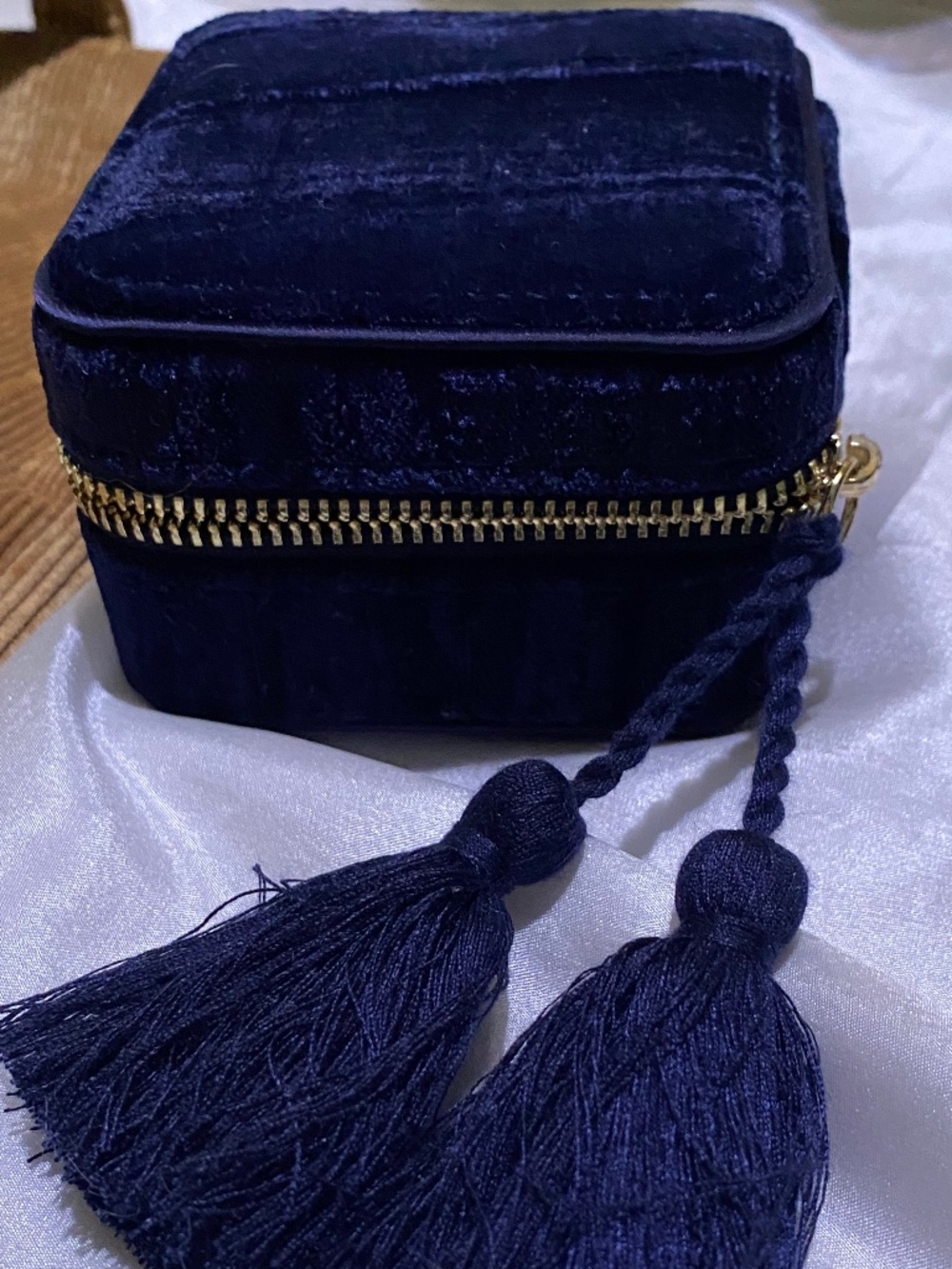 Velvet Jewelry Case & Octobre Editions Tote *NEW*